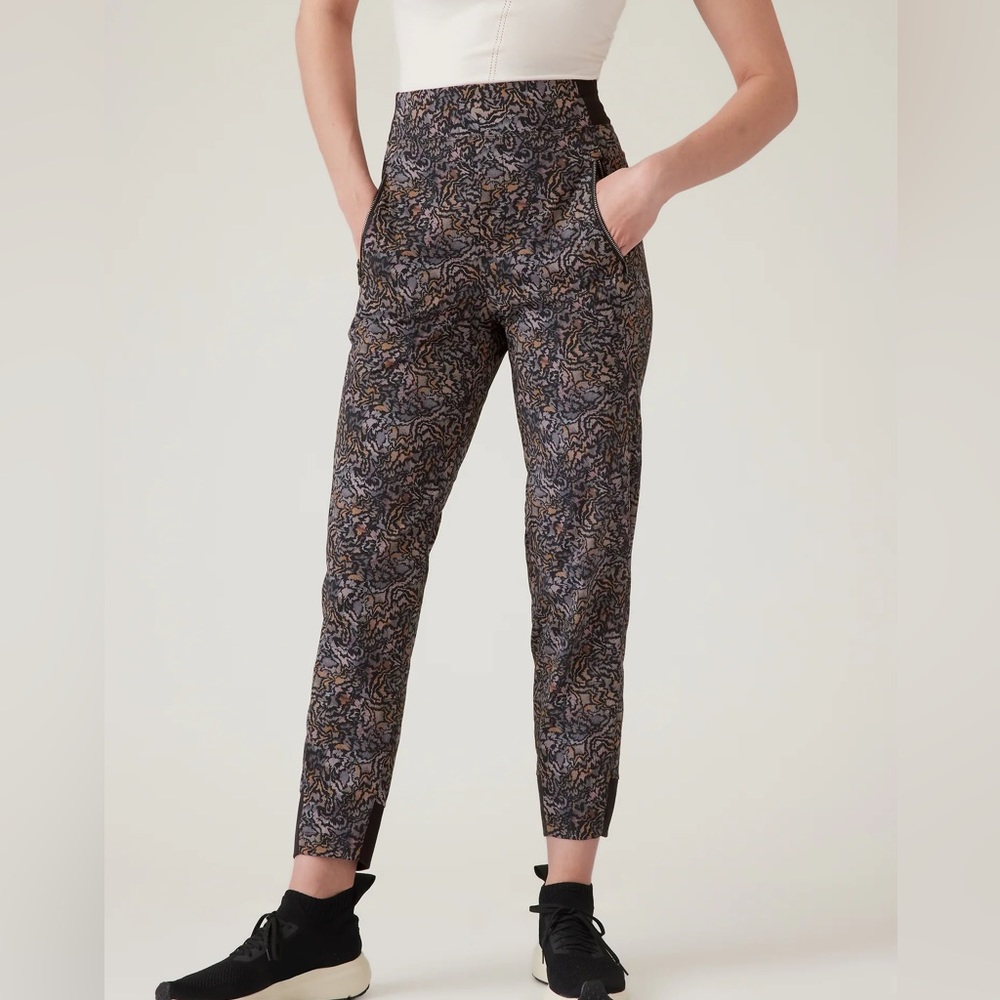 NWT Athleta Trekkie North Jogger